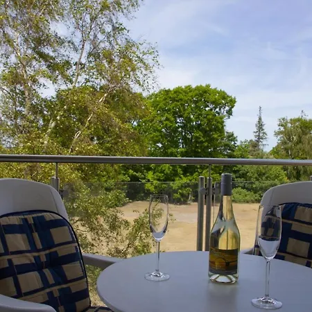 Inselblume 04 - Geraeumige Am Suedstrand * Burgtiefe auf Fehmarn